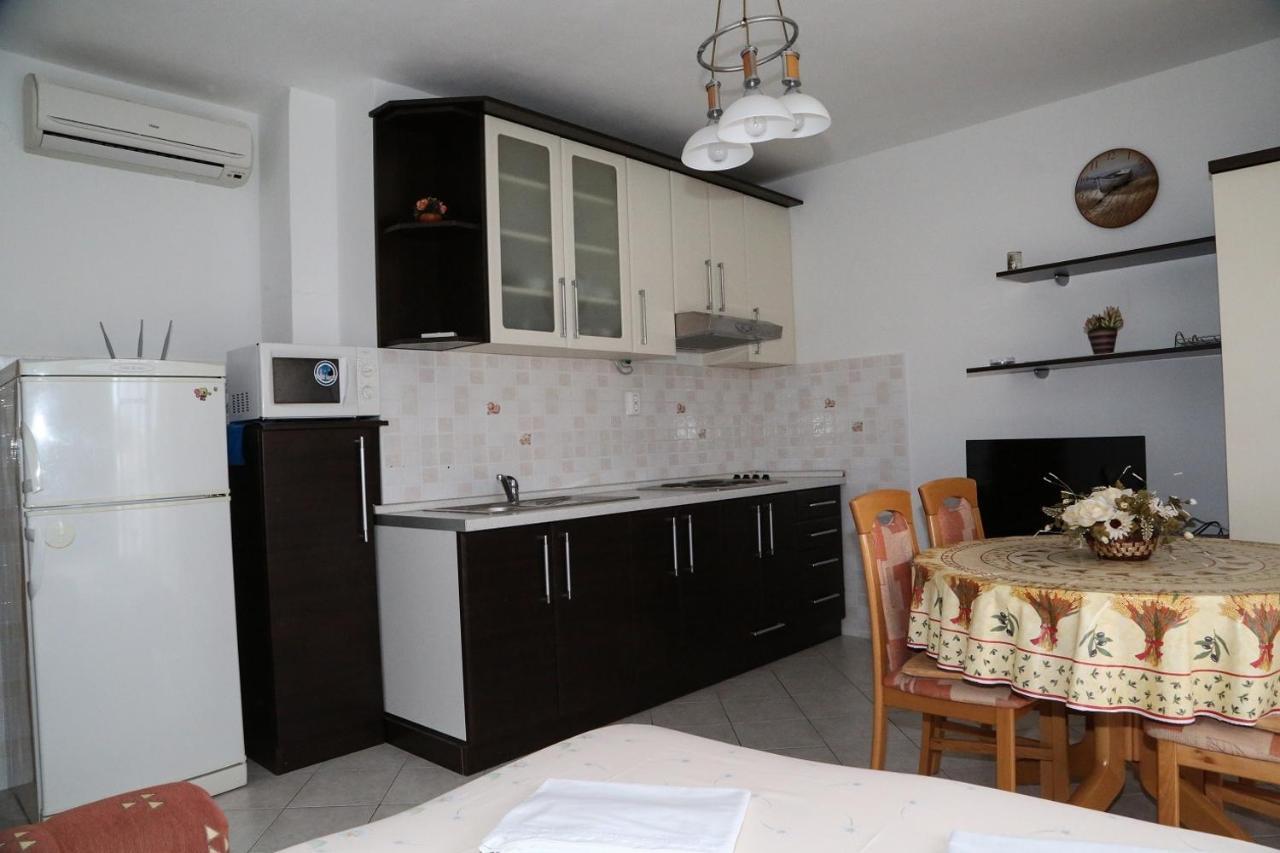 Apartments By The Sea Milna, Hvar - 12244 外观 照片