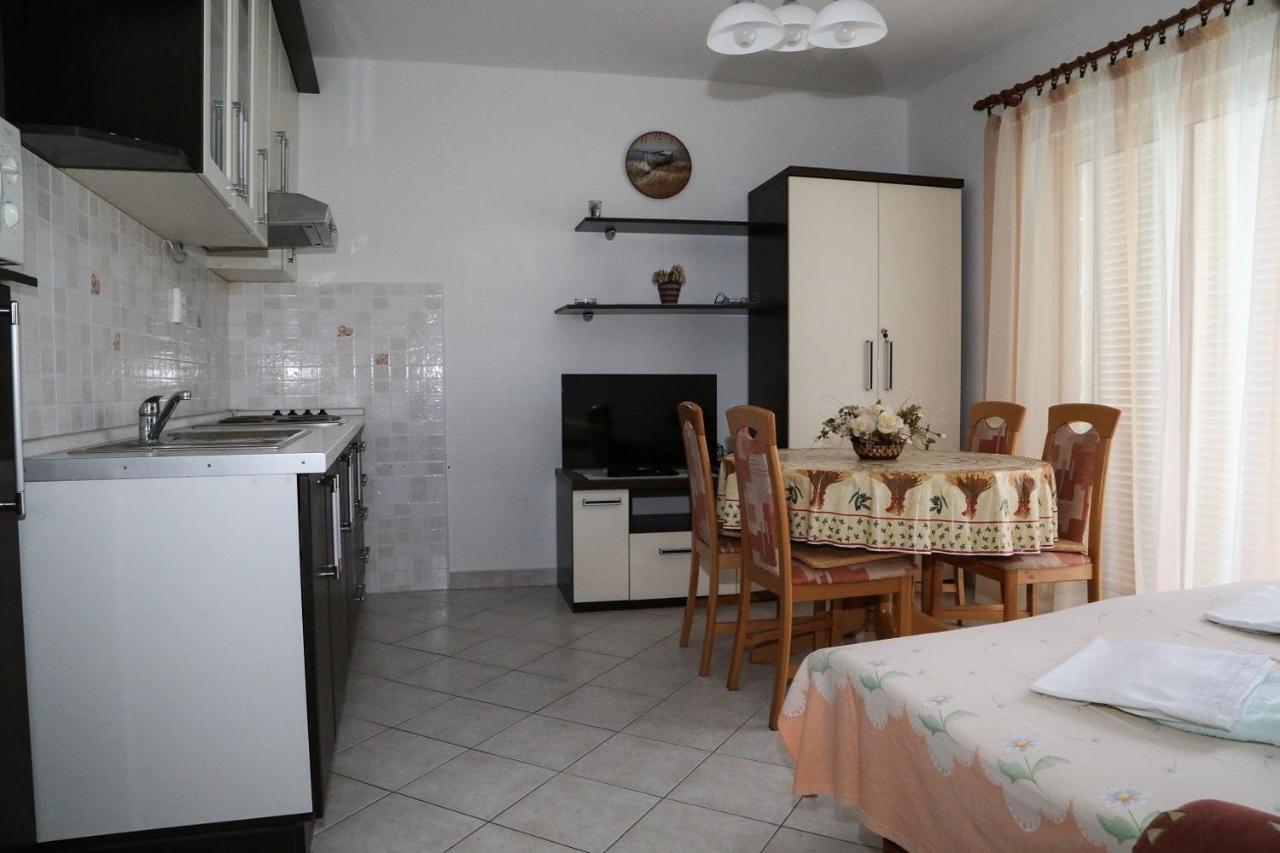 Apartments By The Sea Milna, Hvar - 12244 外观 照片